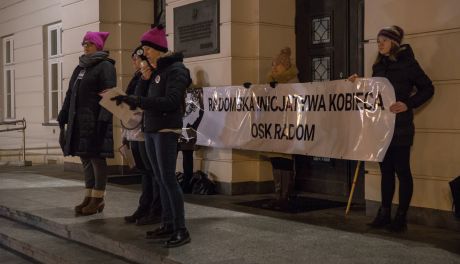 Protest Radomskiej Inicjatywy Kobiet "OSK Radom" na Placu Corazziego.
