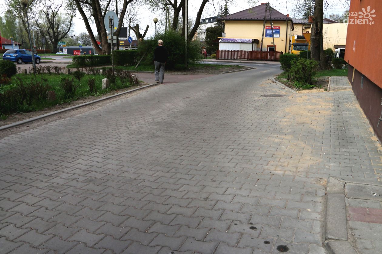 Starachowice. Powstała droga dojazdowa przy ul. Konstytucji 3 Maja
