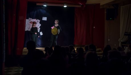 W MDKu odbyła się premiera spektaklu "Chodź na Słówko", Teatru Uśmiech