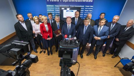 PiS apeluje o udział w wyborach do Parlamentu Europejskiego (zdjęcia)