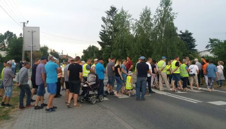Protest mieszkańców w Mniszewie. Policja wyznaczyła objazdy