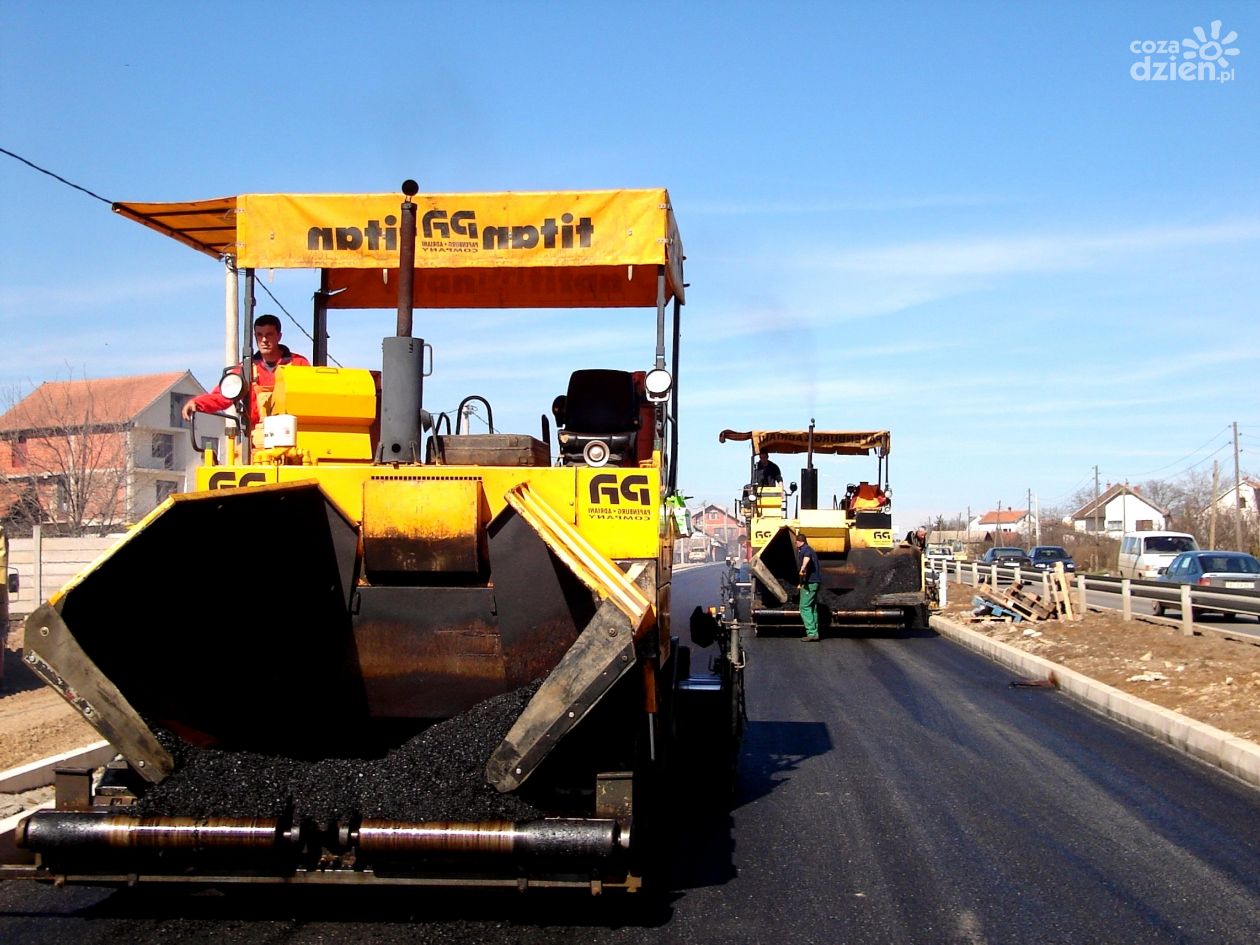 Zakrzew. Położą nowy asfalt na drodze powiatowej 3503W