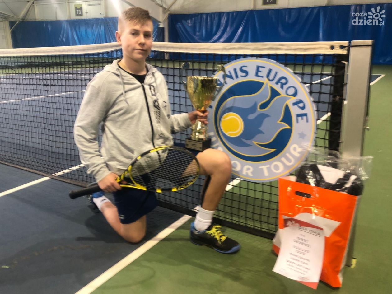 Hubert Plenkiewicz triumfował w międzynarodowym turnieju Tennis Europe U-12