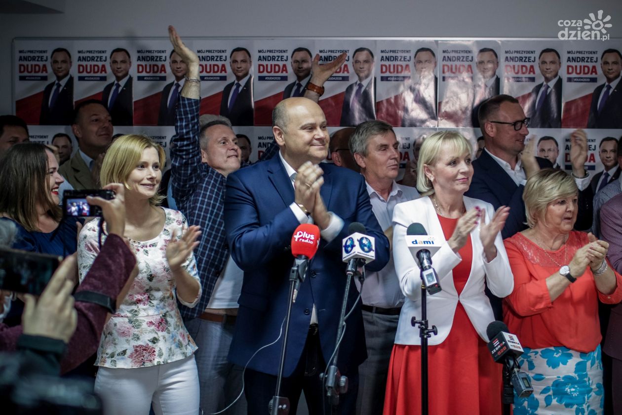 Wieczór wyborczy w radomskiej siedzibie PiS-u (zdjęcia)