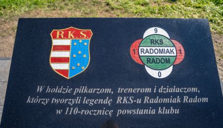 W Starym Ogrodzie stanęła tablica upamiętniająca legendy Radomiaka