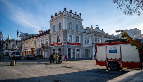 Alarm bombowy w banku przy ul. Żeromskiego (zdjęcia)