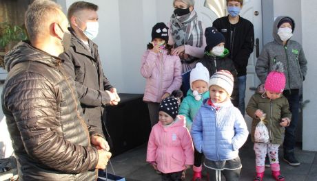 Starosta Radomski odwiedził dzieci z Rodzinnego Domu Dziecka w Lisowie