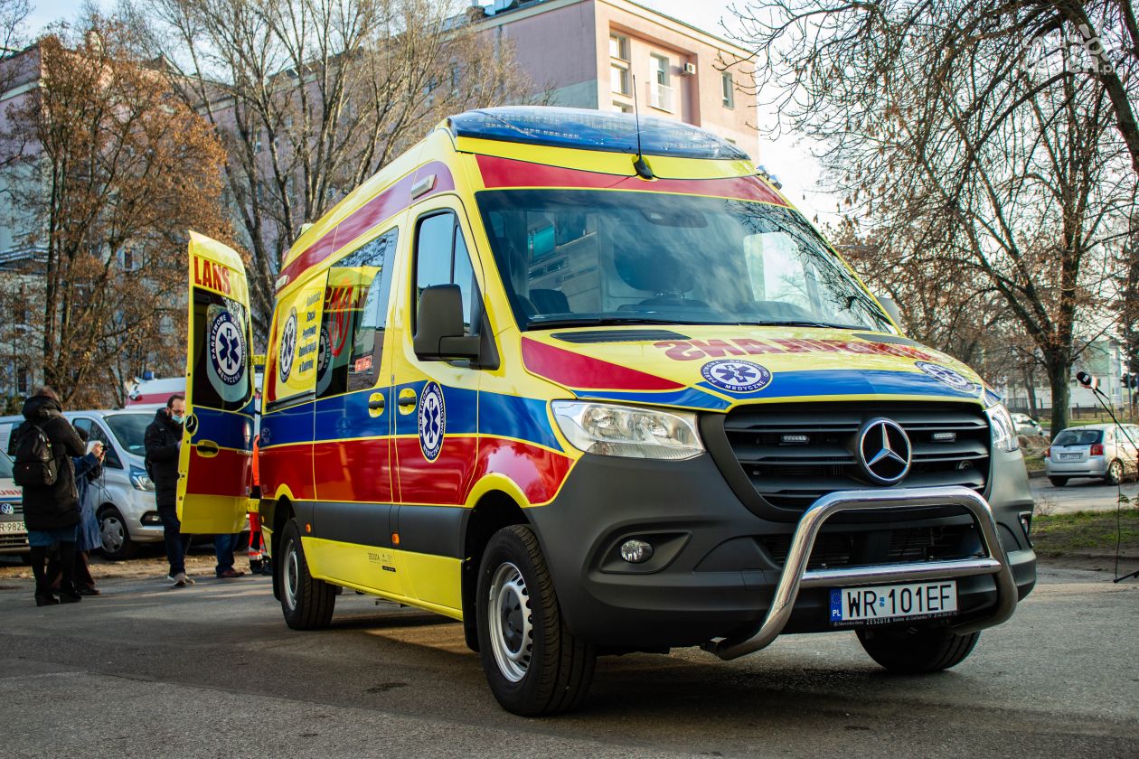 Ambulans dla noworodków trafił do Radomia (zdjęcia)