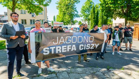 Mieszkańcy gminy Przytyk protestują przeciwko zniesieniu strefy ciszy nad zalewem w Jagodnie(zdjęcia)