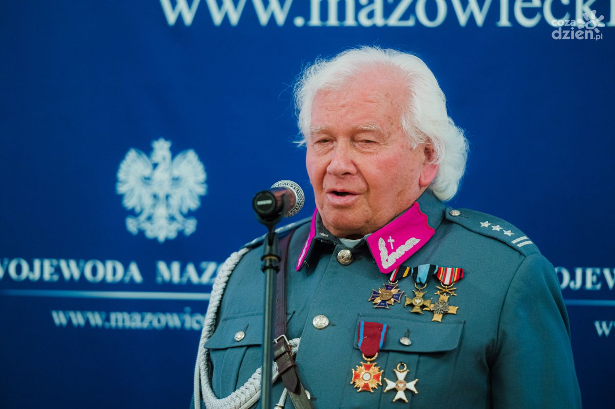 Ks. kan. Stanisław Drąg odznaczony Złotym Krzyżem Zasługi (zdjęcia)