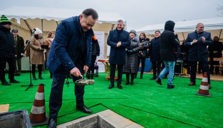 Inauguracja budowy Zespołu Szkół Drzewnych i Leśnych w Garbatce-Letnisku (zdjęcia)