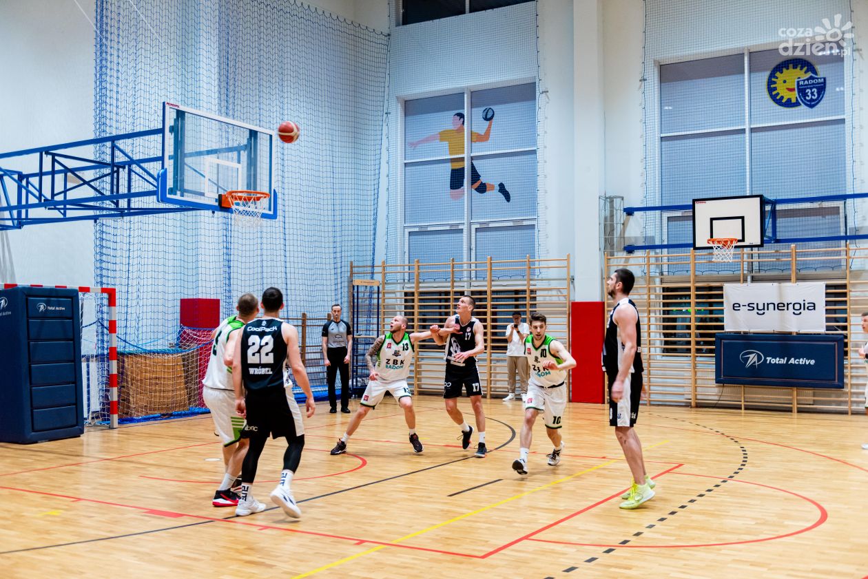 Kolejarz Basket Radom - ŁKS Coolpack Szkoła Gortata (zdjęcia)