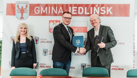 Podpisanie umowy na oświetlenie w Jedlińsku (zdjęcia)