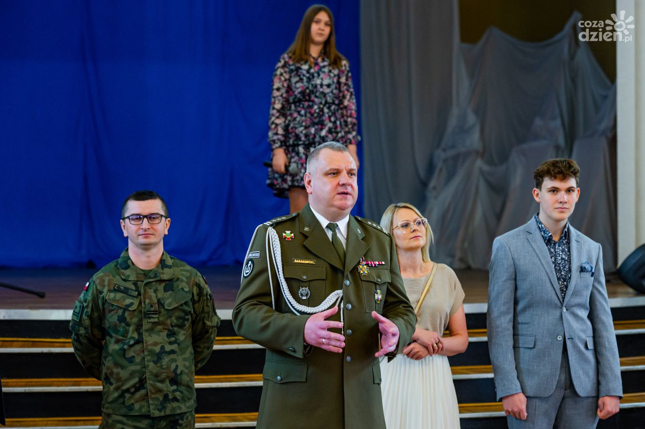 Uroczyste pożegnanie płk Łukasza Baranowskiego z 6 MBOT (zdjęcia)