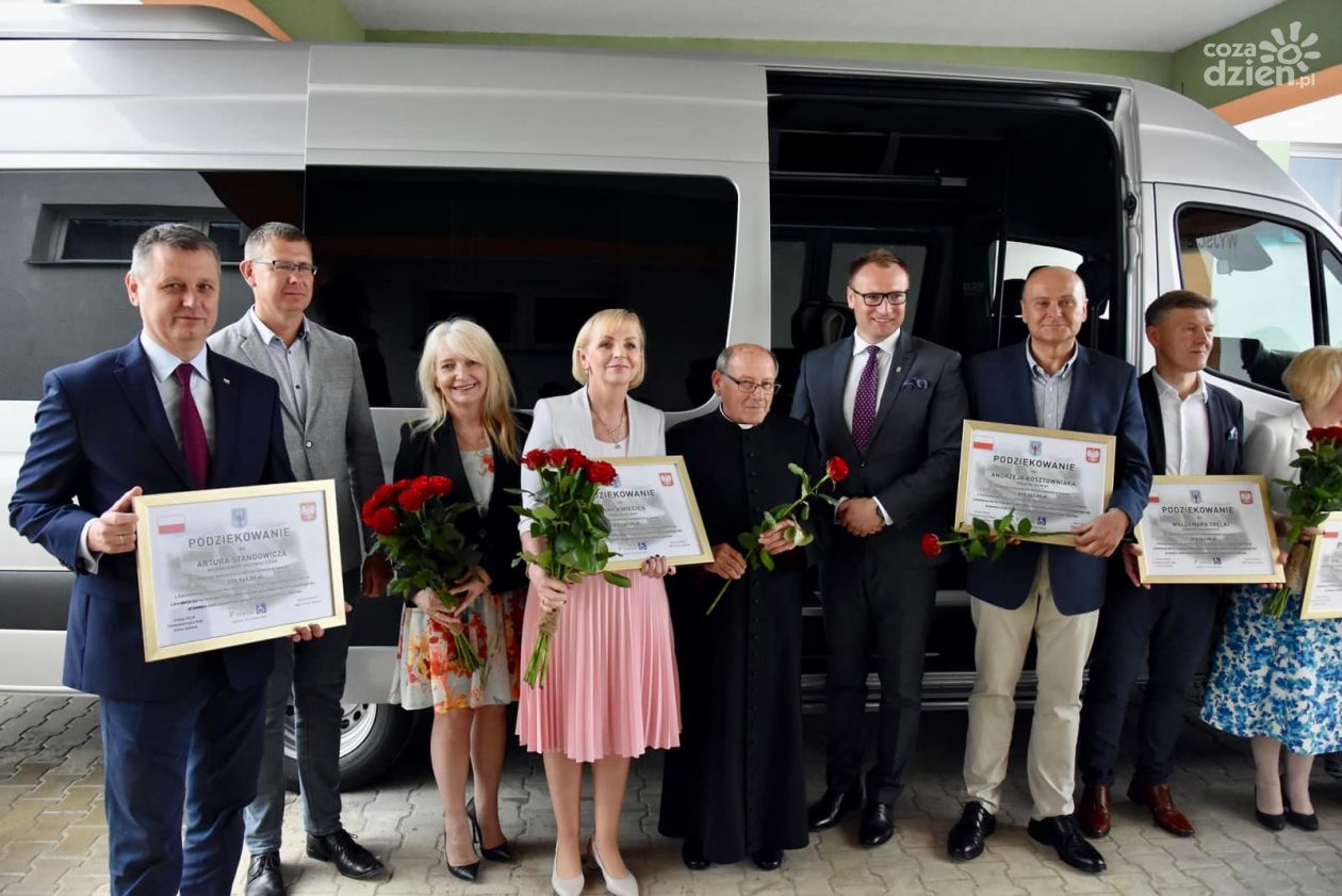 Nowy bus dla osób niepełnosprawnych w Jedlińsku
