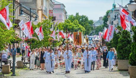 Tłumy radomian uczestniczyły w procesji Bożego Ciała