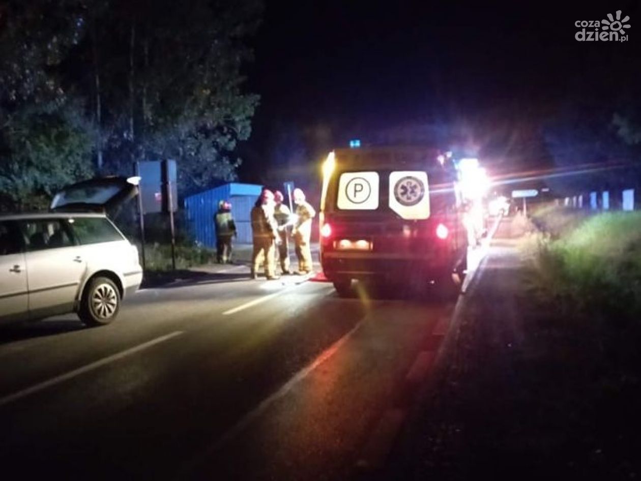 Wypadek w Wierzbicy. Samochód potrącił pieszego