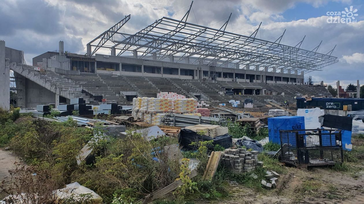 Informacje. 100 dni do zakończenia budowy stadionu na Struga