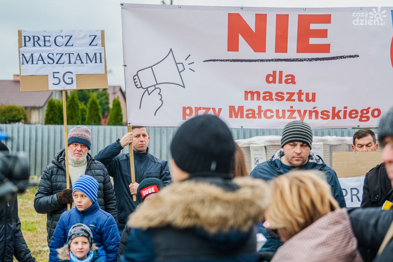 Protest mieszkańców ul. Małcużyńskiego (zdjęcia)