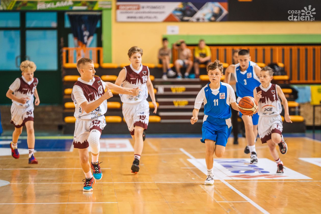 Mistrzostwa Polski koszykarzy U13. Piotrówka vs PGE Spójnia Stargard (zdjęcia)