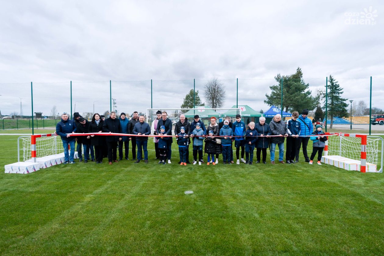 Uroczyste otwarcie nowego boiska w Jedlińsku (zdjęcia)
