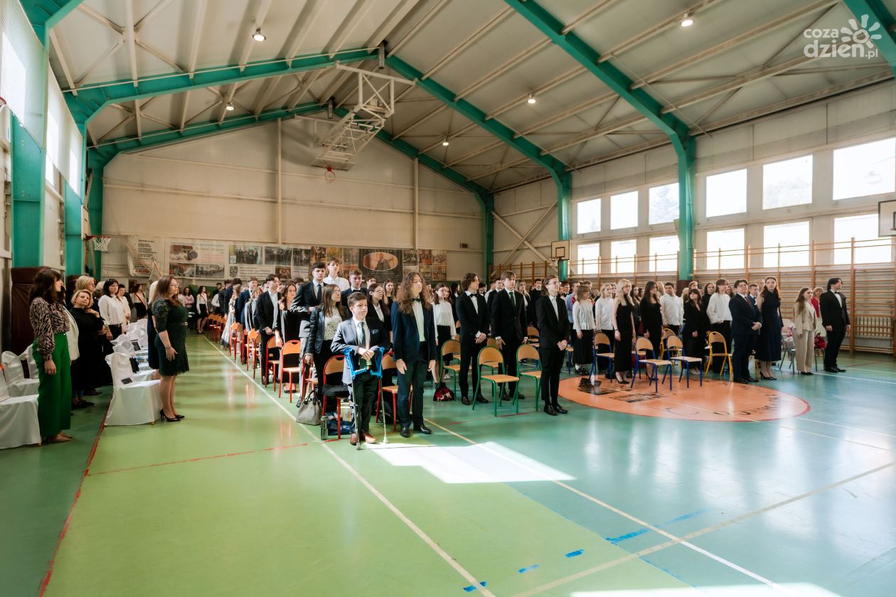 Zakończenie roku szkolnego maturzystów w Kochanowskim (zdjęcia)