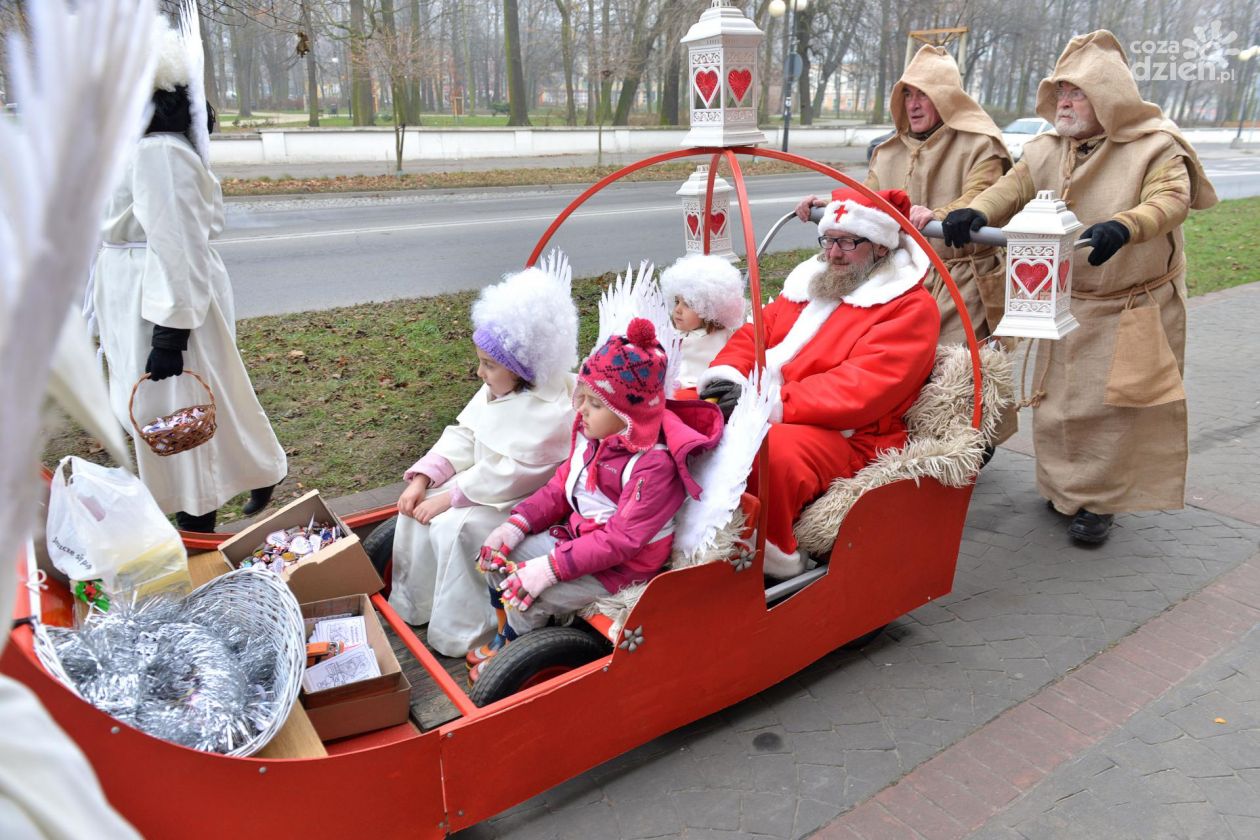 Ewangelizujący Mikołaj na ulicach Radomia