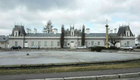 Podpisanie umowy o dofinansowanie remontu pałacyku w Kozienicach