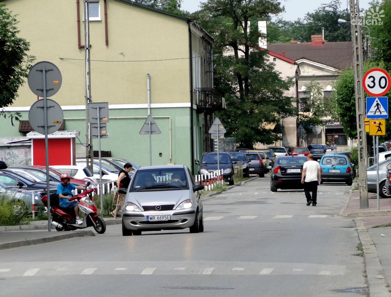 Drogowcy zamykają ulicę Dzierzkowską