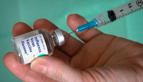 Brakuje szczepionki przeciwko grypie. Wstrzymane szczepienia
