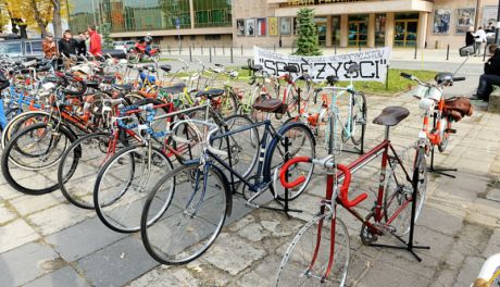 Zlot rowerów epoki PRL-u